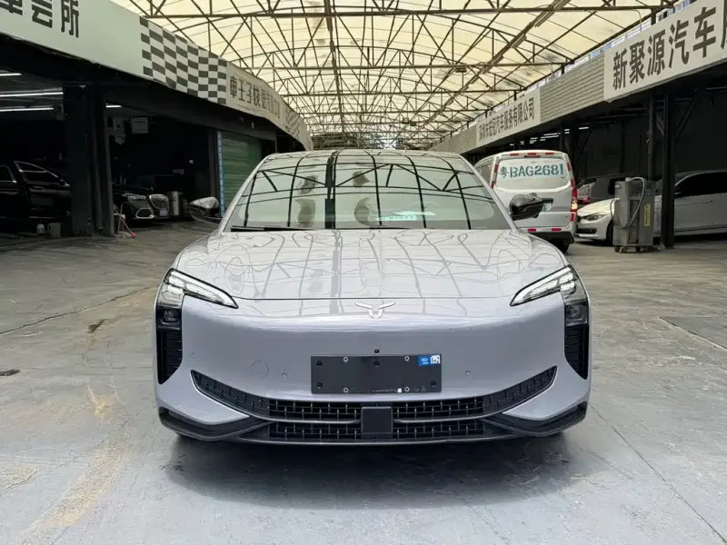 Hongqi EH7