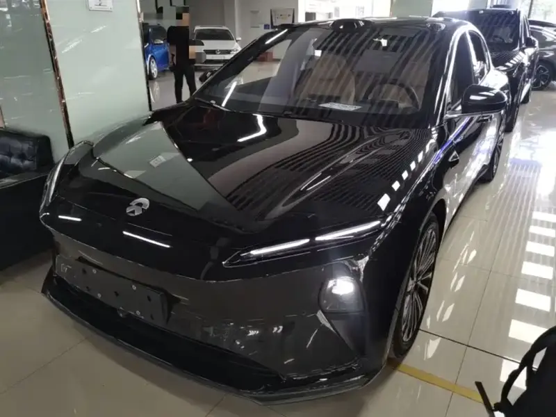 NIO ET5