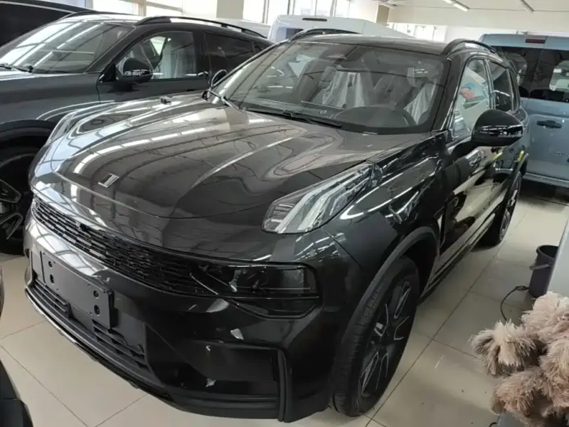 Lynk & Co 01