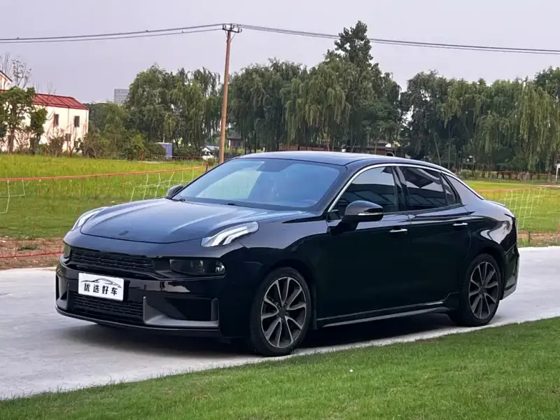Lynk & Co 03