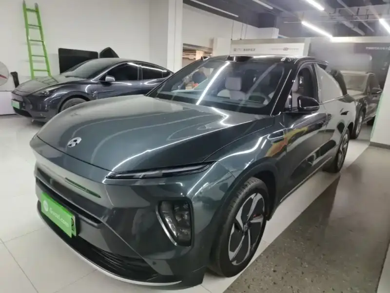 NIO ES8