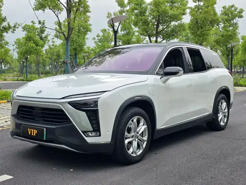 NIO ES8