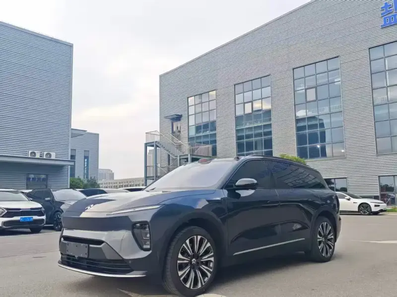 NIO ES8