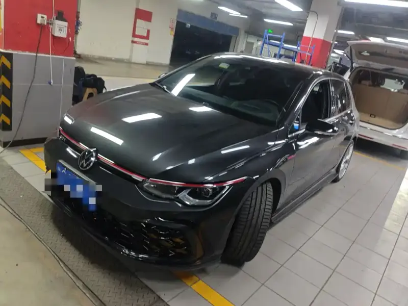 Volkswagen Golf GTI