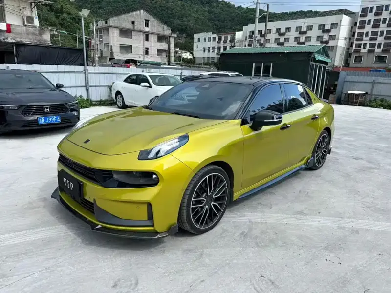 Lynk & Co 03