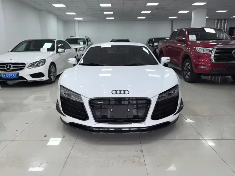 Audi R8