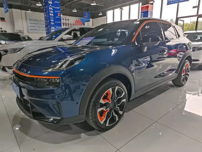 Lynk & Co 06