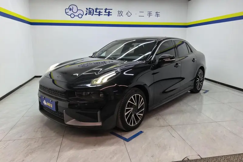 Lynk & Co 03