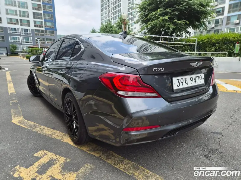 Genesis G70