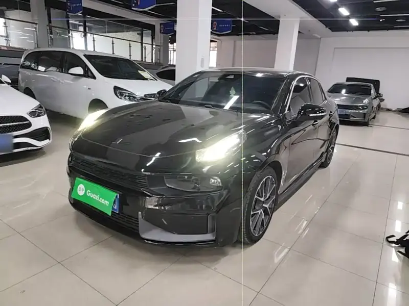 Lynk & Co 03