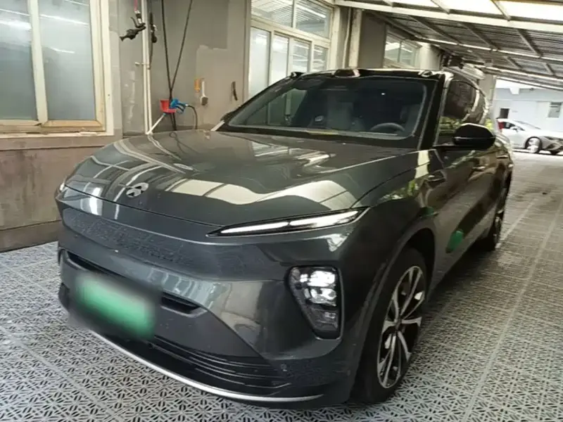 NIO ES8