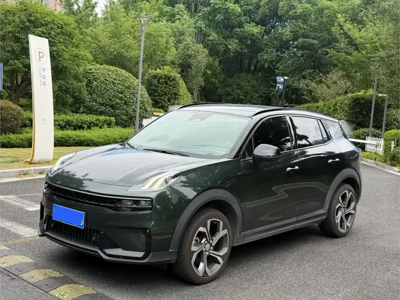 Lynk & Co 06