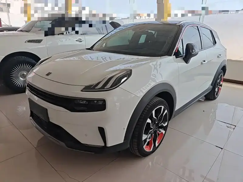 Lynk & Co 06