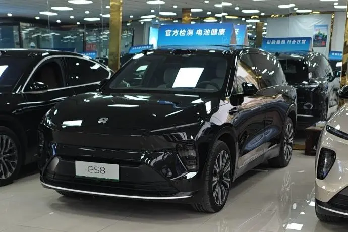 NIO ES8