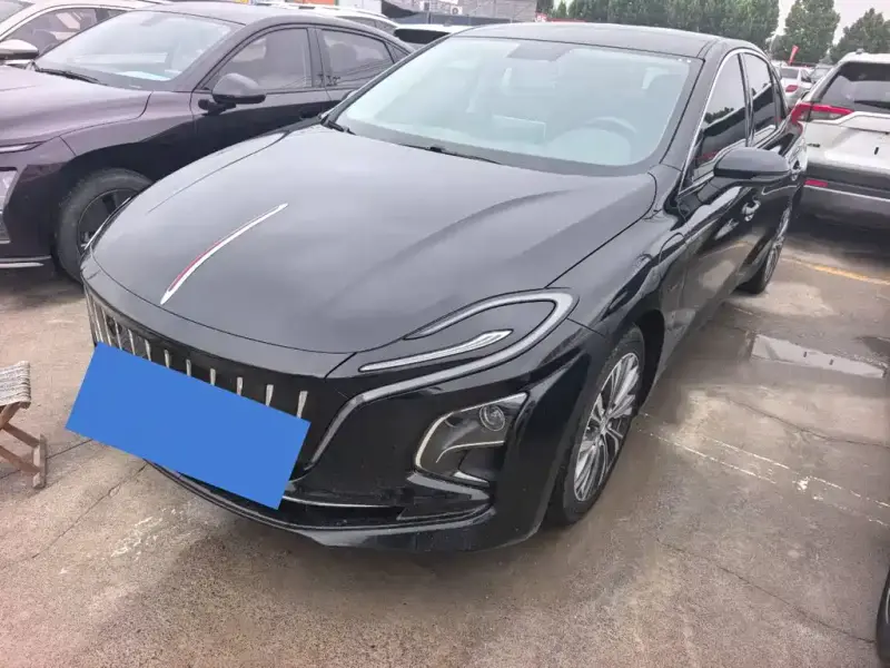 Hongqi E-QM5