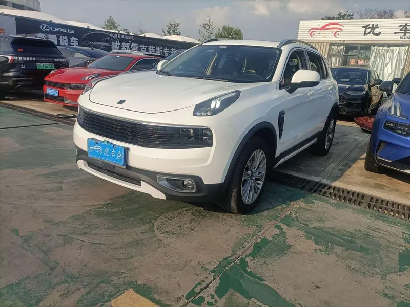 Lynk & Co 01