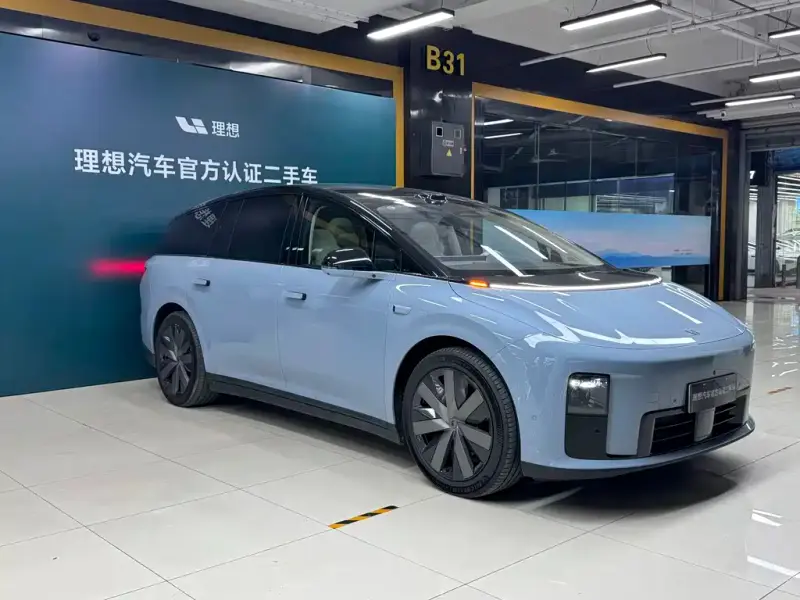 Li Auto i8
