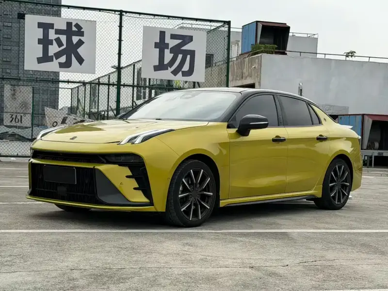 Lynk & Co 03
