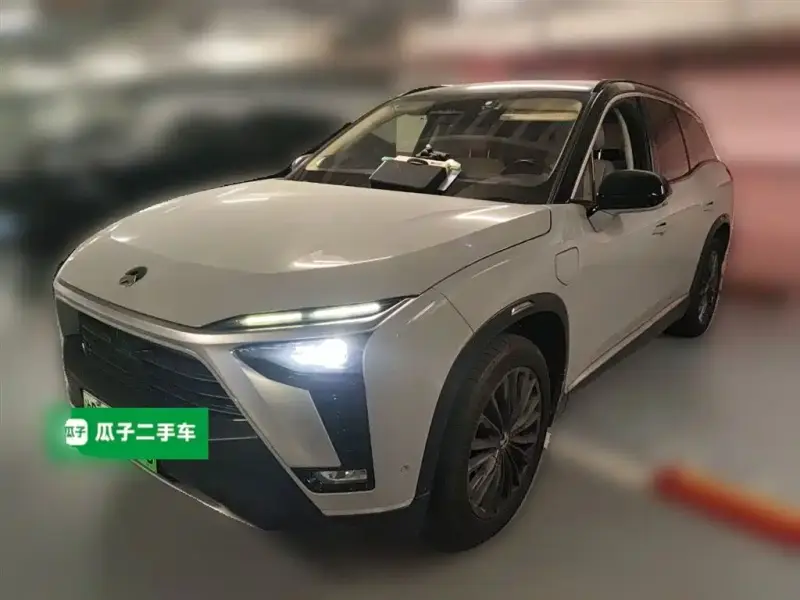 NIO ES8