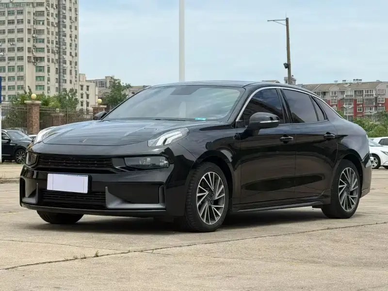 Lynk & Co 03