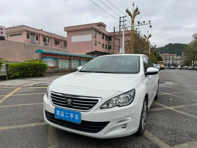 Peugeot 408