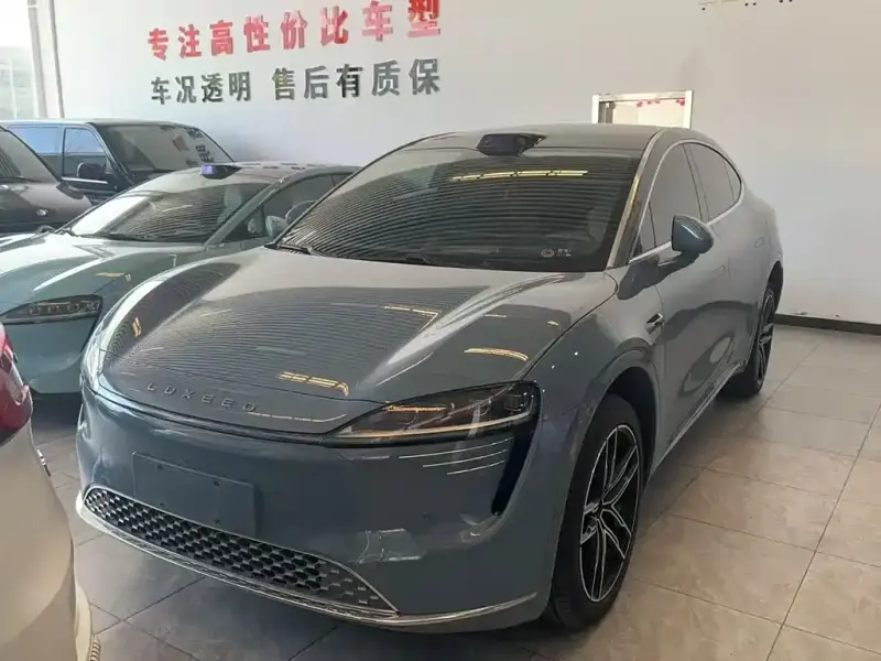 Luxeed Zhijie R7