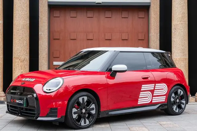MINI JCW EV