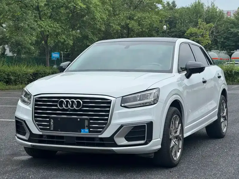 Audi Q2L
