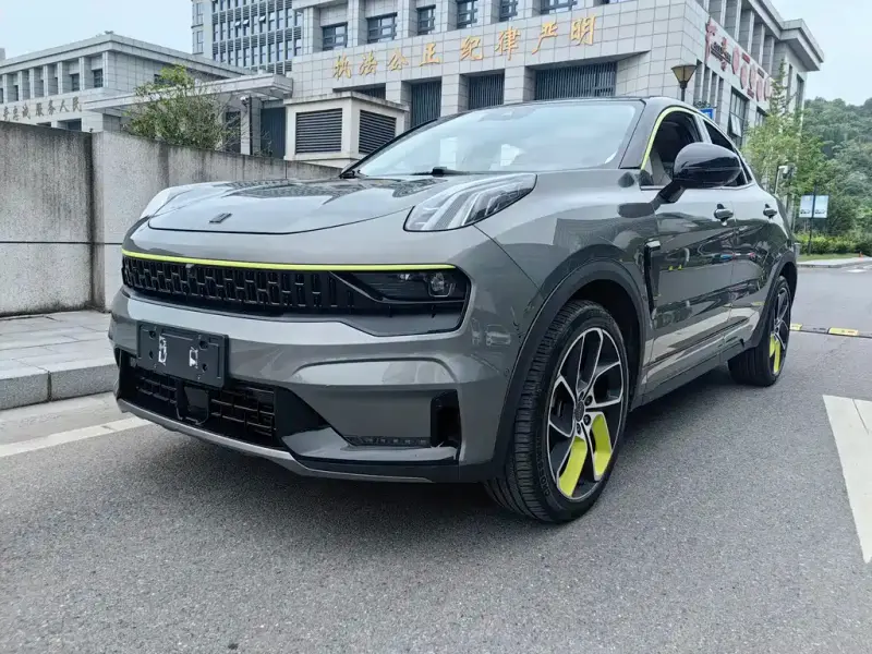 Lynk & Co 05