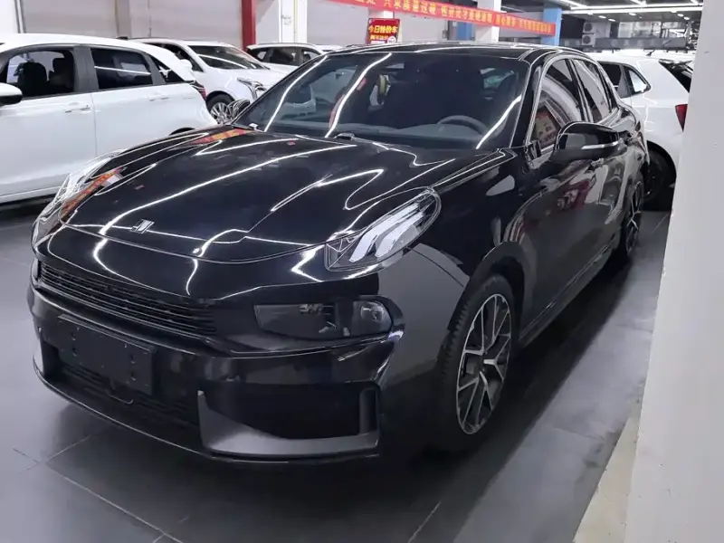 Lynk & Co 03