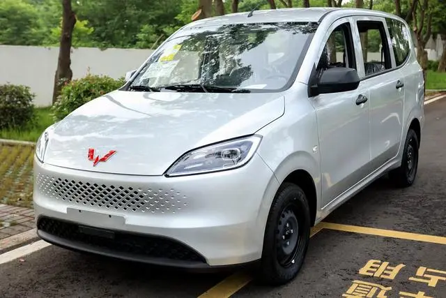 Wuling Hongguang EREV