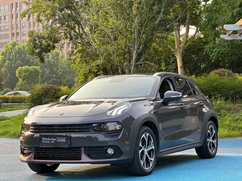 Lynk & Co 02