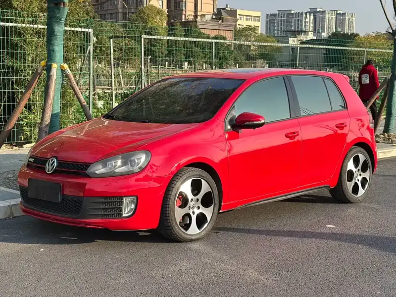 Volkswagen Golf GTI