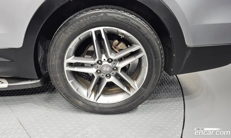 Hyundai Grand Santa Fe (Maxcruz)