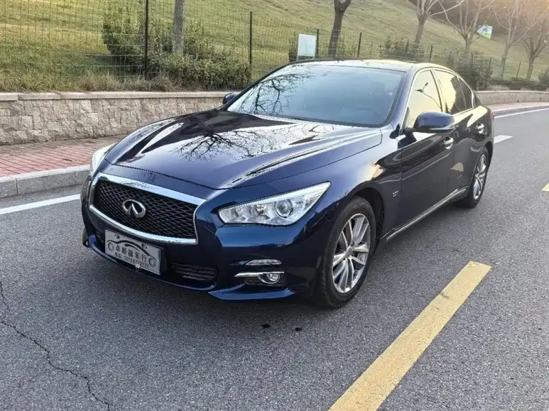 Infiniti Q50L