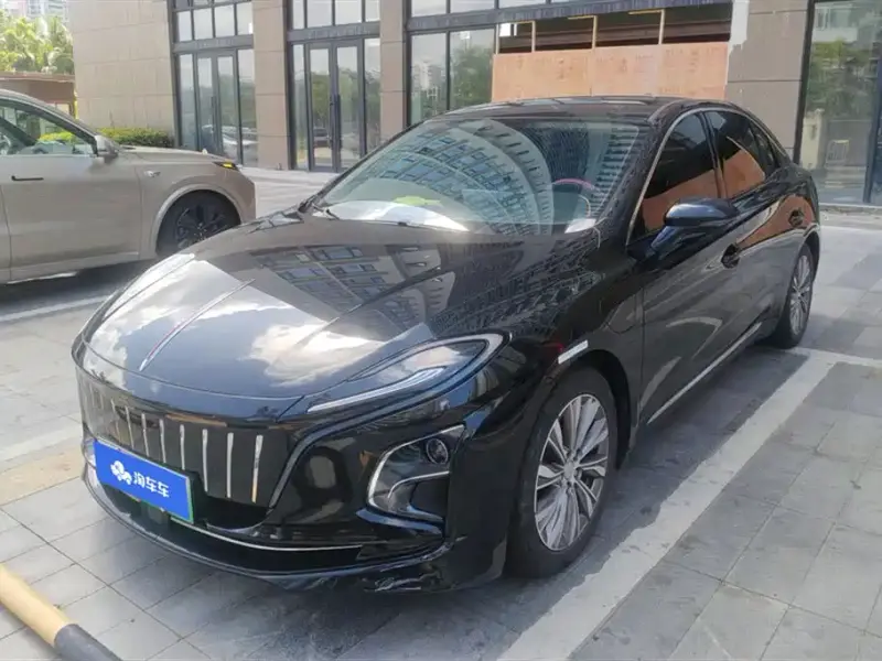 Hongqi E-QM5