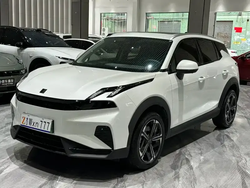 Lynk & Co 06 EM-P