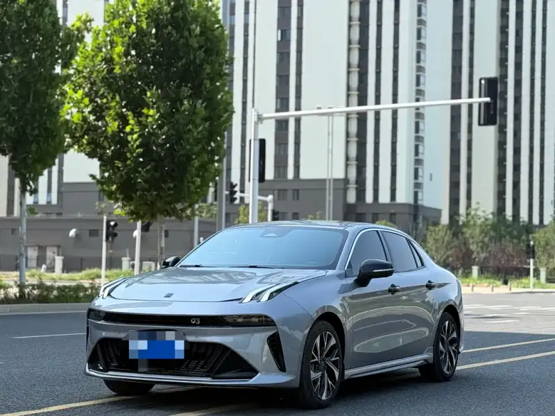 Lynk & Co 03