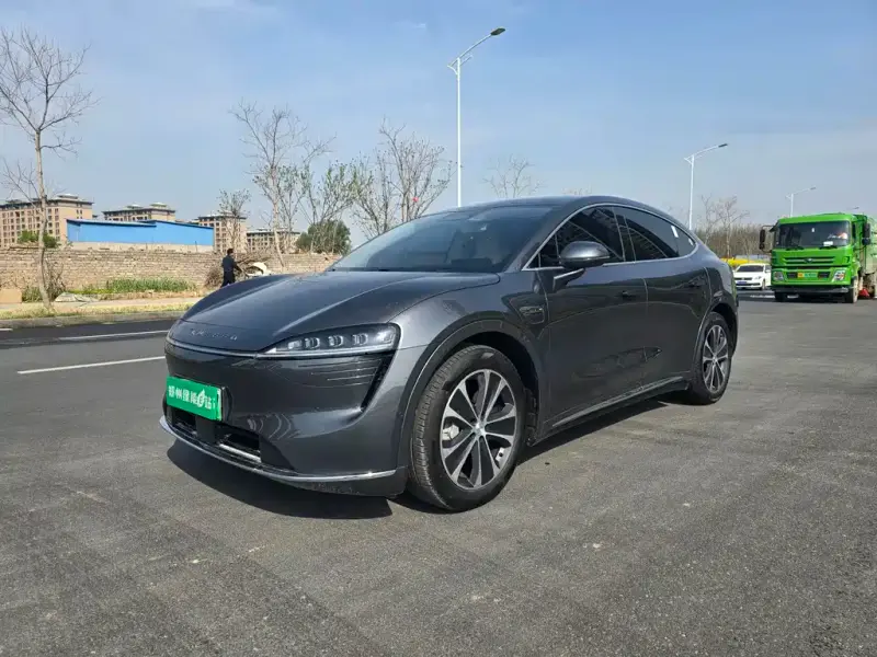Luxeed Zhijie R7