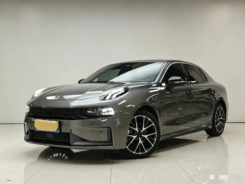 Lynk & Co 03