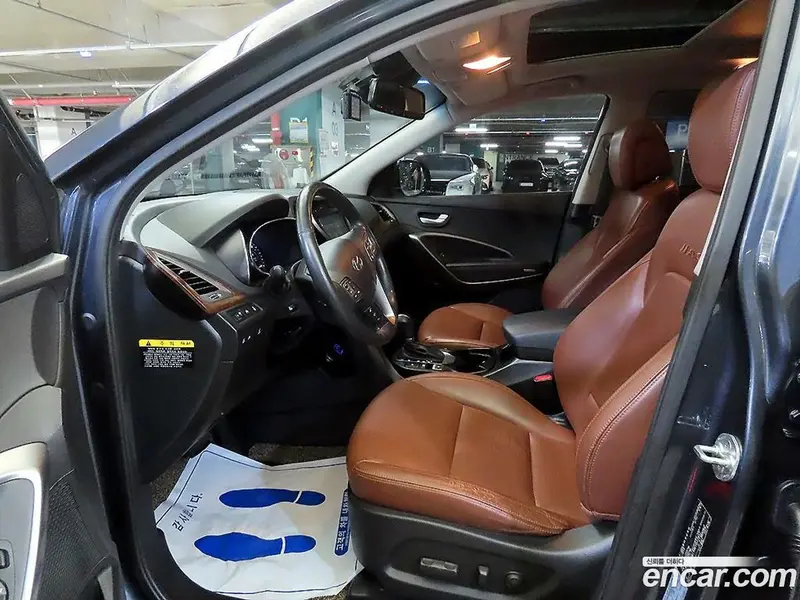 Hyundai Grand Santa Fe (Maxcruz)