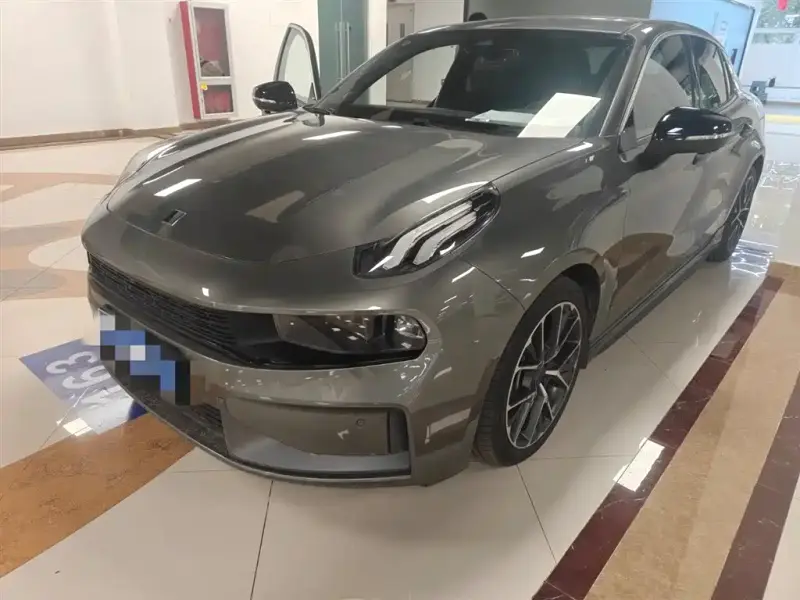 Lynk & Co 03