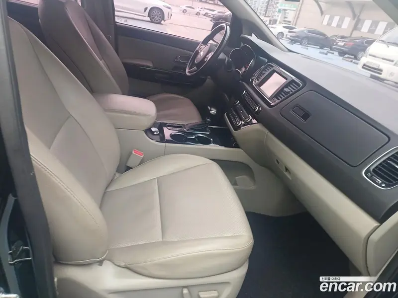 Kia Carnival (Canival)
