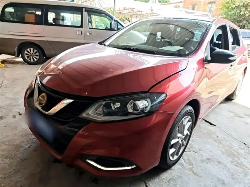Nissan Tiida