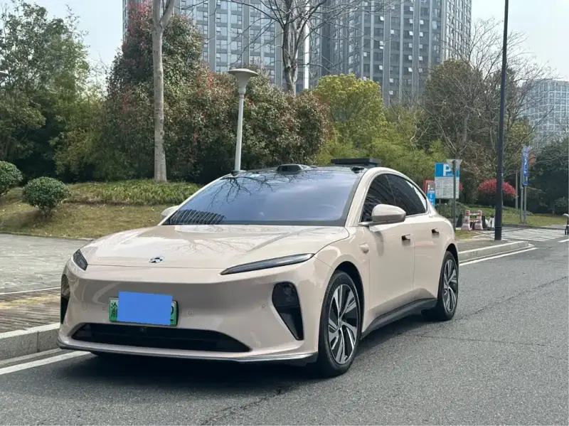 NIO ET5