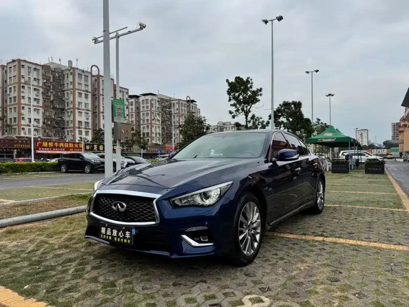 Infiniti Q50L