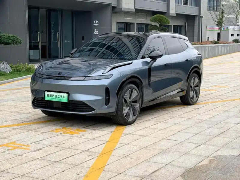 Lynk & Co 08 EM-P