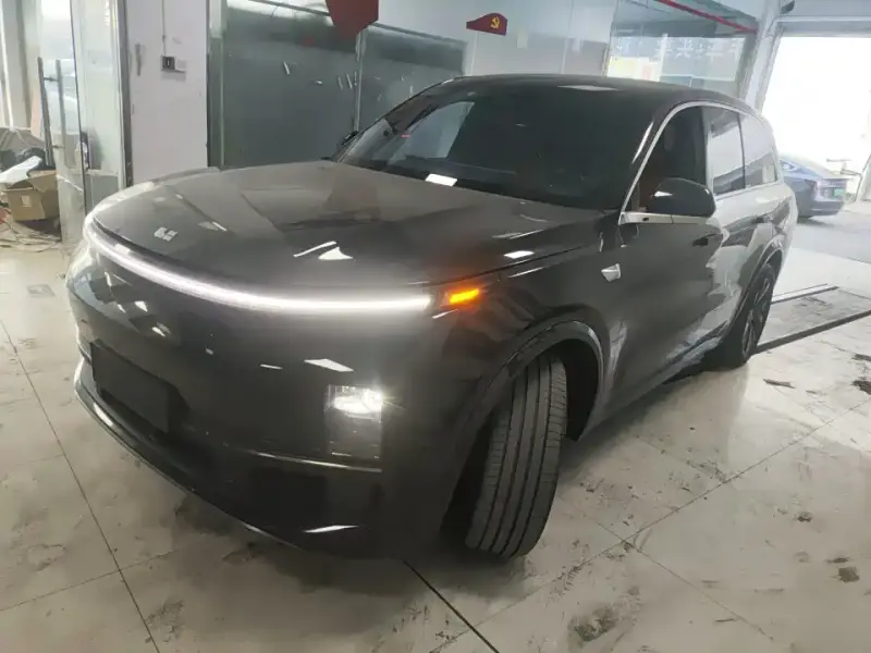 Li Auto L8