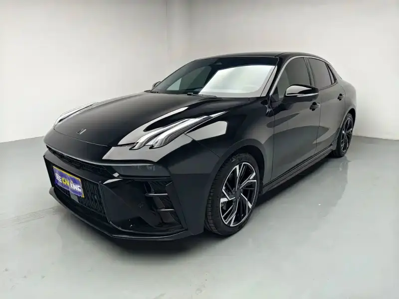 Lynk & Co 03