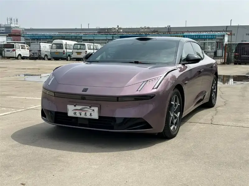 Lynk & Co 10